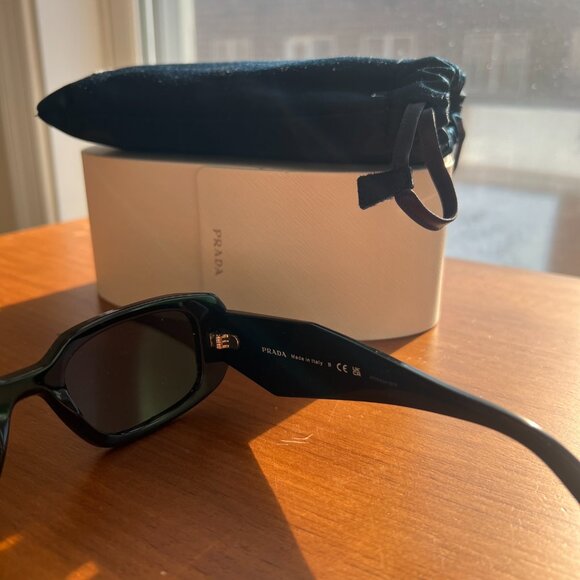 BRAND NEW PRADA Sunglasses - Picture 4 of 5